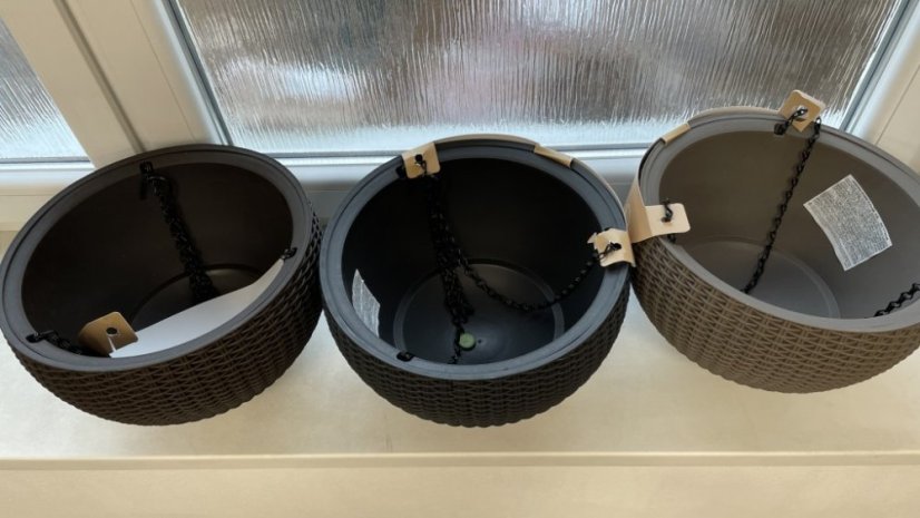 KETER Závěsný květináč Sphere - Názov varianty: Mocca